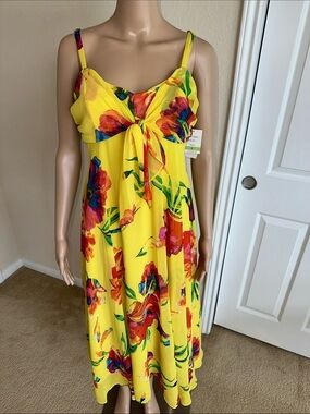 NWT Taylor Multicolor Smocked Tube Top in Yellow, Red, Green Size 8.